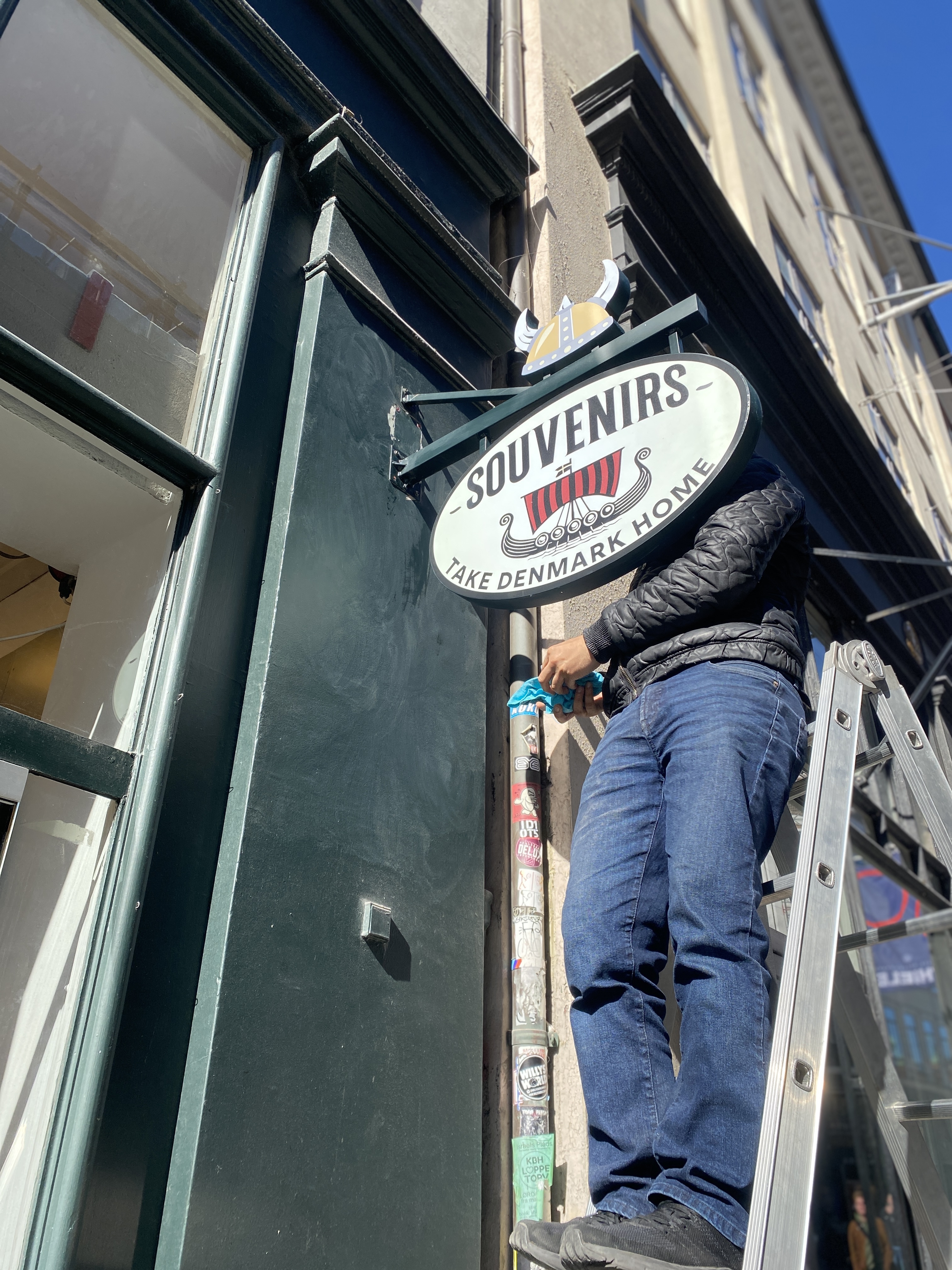 Retail Signage Installation, selected moment 6